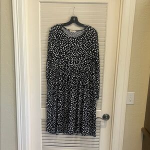 Elegant Black and White Polka Dot Long Sleeve Dress